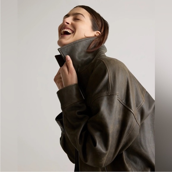 Quince 100% Leather Soft
Oversized Bomber
Distressed Brown Jacket Size Medium - Picture 5 of 8